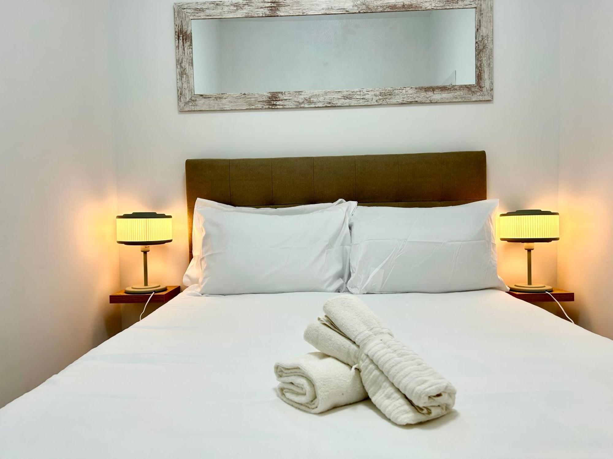 Comfort Near Metro, 2 Bed, 1 Bath Appartamento Valenza