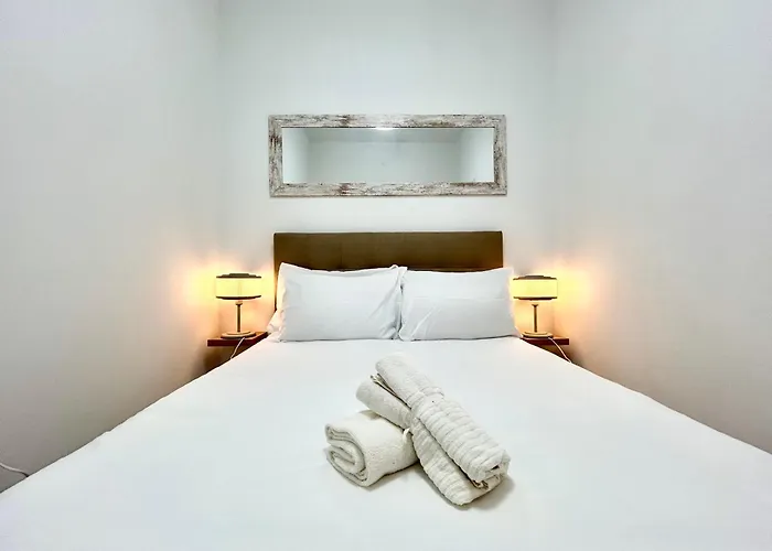 Valencia Comfort Stay Near Metro, 2 Bed, 1 Bath